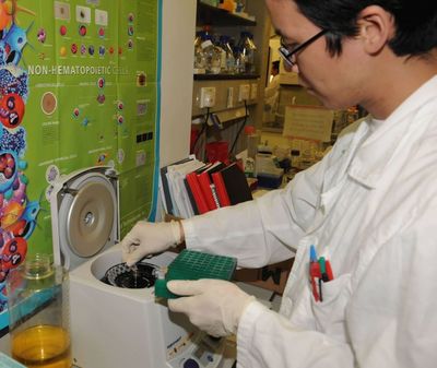 探访香港大学艾滋病研究所(组图)
