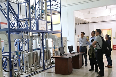 中科院高能物理研究所核能放射化学实验室石伟群研究员赴石化学院学术交流_常州大学