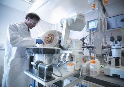 新冠病毒真是生物战?多项证据直指美国:摧毁生物实验室刻不容缓