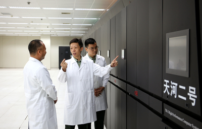 科技创新耀天河--记国防科技大学计算机学院计算机研究所所长肖立权