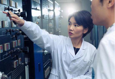 温籍女科学家潘秀莲获“中国青年科技奖” 为能源安全作出贡献